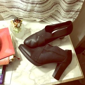 Size 10 cloudwalkers black shoes